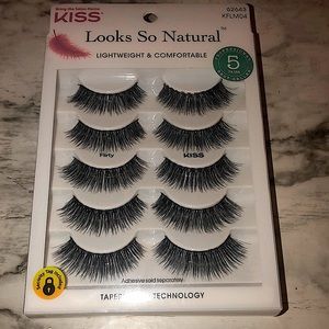 BOLD false eyelashes